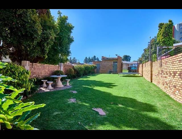 3 BEDROOM TOWNHOUSE FOR SALE IN CROYDON